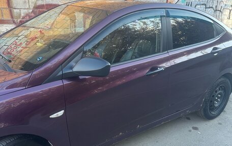 Hyundai Solaris II рестайлинг, 2011 год, 600 000 рублей, 4 фотография
