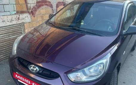Hyundai Solaris II рестайлинг, 2011 год, 600 000 рублей, 3 фотография