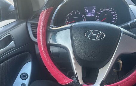 Hyundai Solaris II рестайлинг, 2011 год, 600 000 рублей, 8 фотография