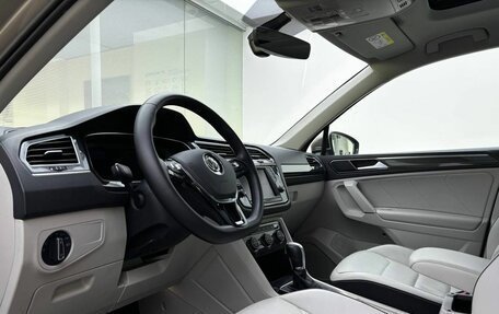 Volkswagen Tiguan II, 2017 год, 2 999 999 рублей, 16 фотография