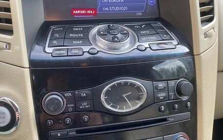 Infiniti QX70, 2014 год, 1 950 000 рублей, 18 фотография