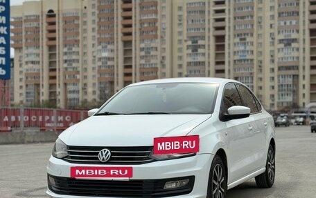 Volkswagen Polo VI (EU Market), 2016 год, 950 000 рублей, 2 фотография