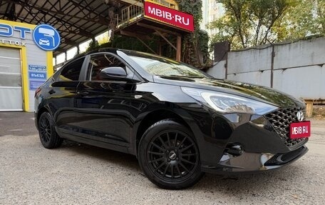 Hyundai Solaris II рестайлинг, 2022 год, 1 850 000 рублей, 1 фотография