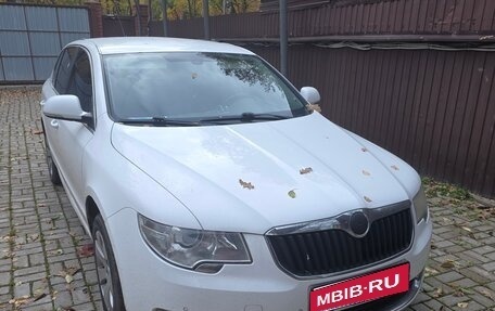 Skoda Superb III рестайлинг, 2012 год, 950 000 рублей, 1 фотография