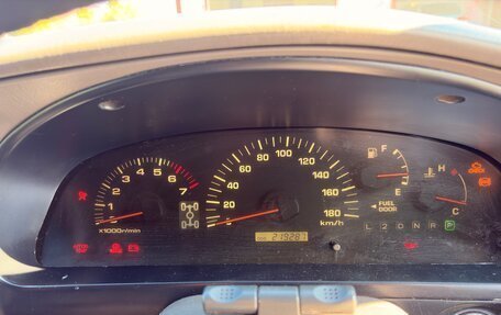 Toyota Hilux Surf III рестайлинг, 2000 год, 950 000 рублей, 4 фотография