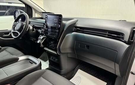 Hyundai Staria, 2021 год, 3 650 000 рублей, 30 фотография