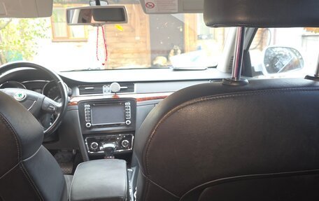 Skoda Superb III рестайлинг, 2012 год, 950 000 рублей, 5 фотография