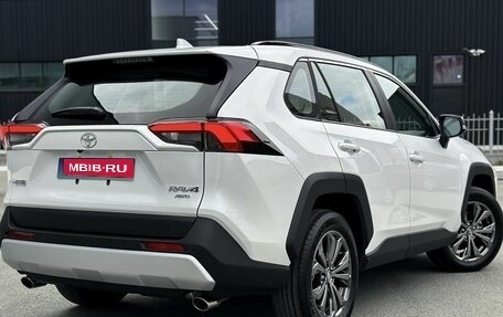 Toyota RAV4, 2024 год, 4 150 000 рублей, 8 фотография