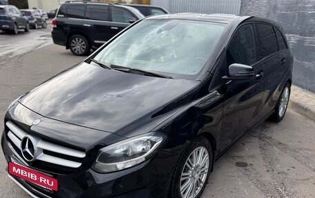 Mercedes-Benz B-Класс, 2015 год, 1 550 000 рублей, 6 фотография