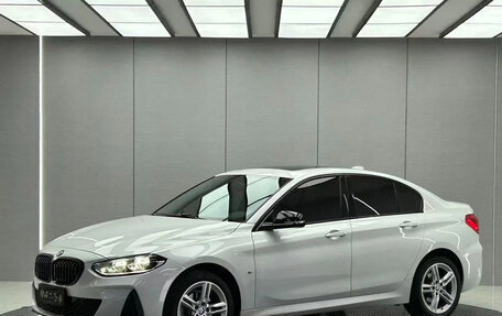 BMW 1 серия, 2022 год, 1 680 000 рублей, 1 фотография