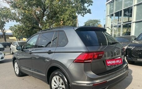 Volkswagen Tiguan II, 2021 год, 2 492 000 рублей, 4 фотография