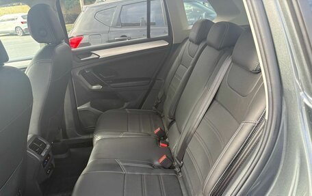 Volkswagen Tiguan II, 2021 год, 2 492 000 рублей, 19 фотография