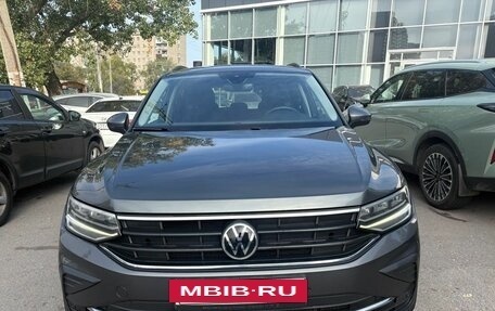 Volkswagen Tiguan II, 2021 год, 2 492 000 рублей, 8 фотография