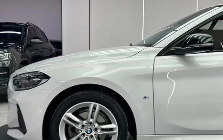 BMW 1 серия, 2022 год, 1 680 000 рублей, 5 фотография