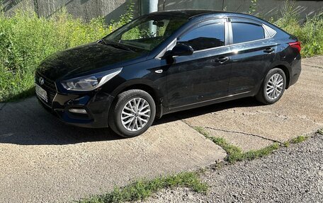 Hyundai Solaris II рестайлинг, 2017 год, 990 000 рублей, 2 фотография