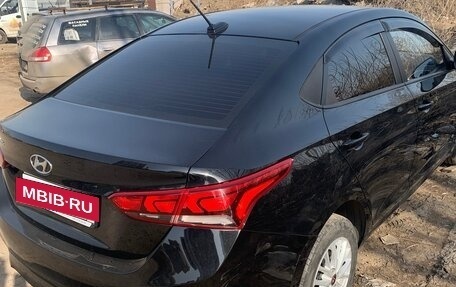 Hyundai Solaris II рестайлинг, 2017 год, 990 000 рублей, 5 фотография