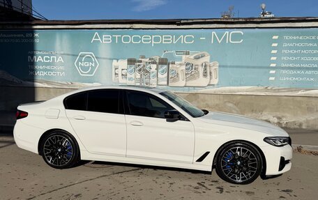 BMW 5 серия, 2022 год, 5 500 000 рублей, 4 фотография