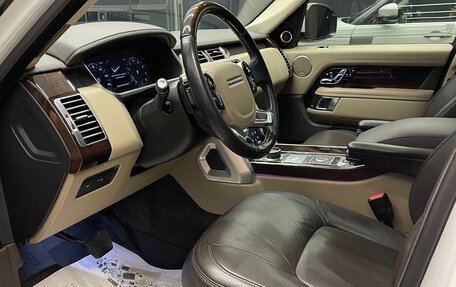Land Rover Range Rover IV рестайлинг, 2019 год, 6 200 000 рублей, 7 фотография