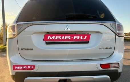 Mitsubishi Outlander III рестайлинг 3, 2014 год, 1 150 000 рублей, 3 фотография
