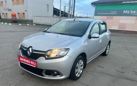 Renault Sandero II рестайлинг, 2016 год, 1 050 000 рублей, 2 фотография