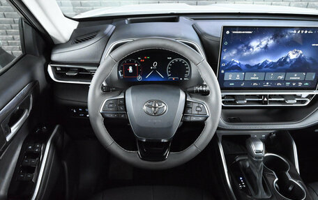 Toyota Highlander, 2026 год, 5 550 000 рублей, 17 фотография