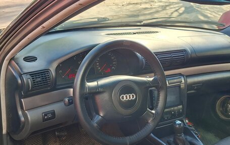 Audi A4, 2000 год, 300 000 рублей, 1 фотография