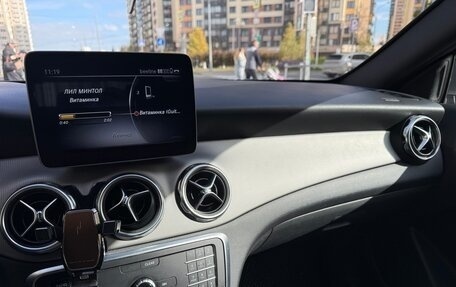 Mercedes-Benz GLA, 2019 год, 2 500 000 рублей, 15 фотография