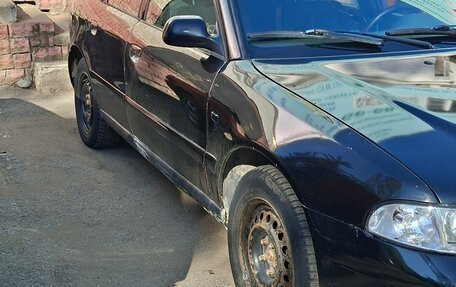 Audi A4, 2000 год, 300 000 рублей, 5 фотография