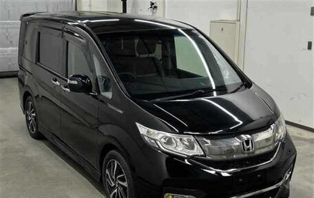 Honda Stepwgn IV, 2016 год, 1 300 000 рублей, 2 фотография