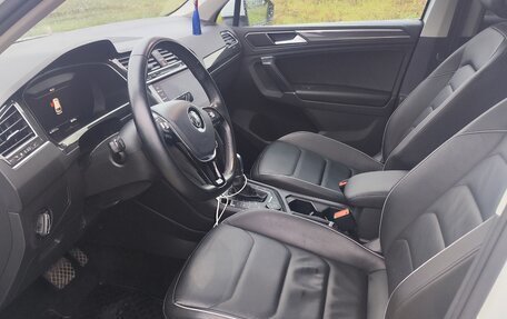 Volkswagen Tiguan II, 2018 год, 3 399 900 рублей, 5 фотография