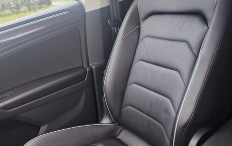 Volkswagen Tiguan II, 2018 год, 3 399 900 рублей, 8 фотография