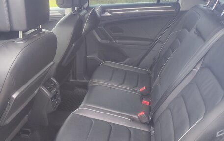 Volkswagen Tiguan II, 2018 год, 3 399 900 рублей, 10 фотография