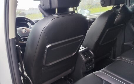 Volkswagen Tiguan II, 2018 год, 3 399 900 рублей, 13 фотография