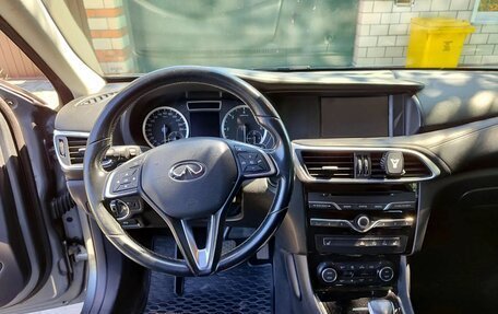 Infiniti Q30, 2016 год, 2 150 000 рублей, 10 фотография