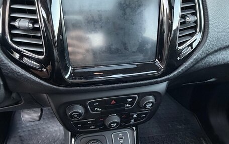 Jeep Compass II, 2018 год, 1 750 000 рублей, 11 фотография