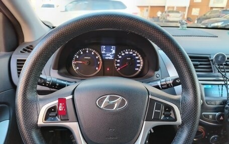 Hyundai Solaris II рестайлинг, 2015 год, 990 000 рублей, 9 фотография