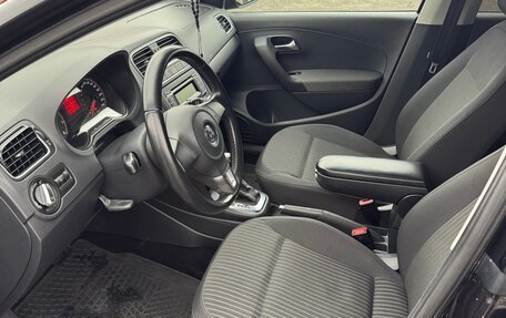 Volkswagen Polo VI (EU Market), 2012 год, 890 000 рублей, 23 фотография