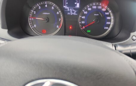 Hyundai Solaris II рестайлинг, 2014 год, 650 000 рублей, 10 фотография