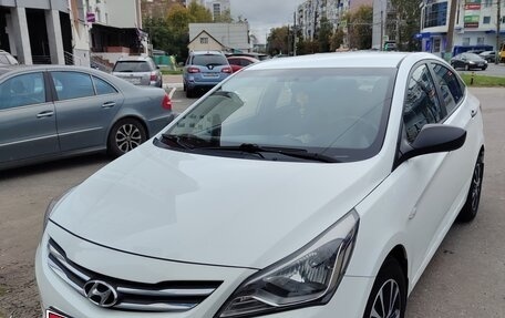 Hyundai Solaris II рестайлинг, 2014 год, 650 000 рублей, 1 фотография