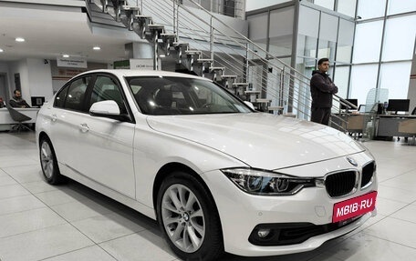 BMW 3 серия, 2017 год, 1 950 000 рублей, 3 фотография