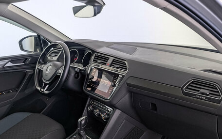 Volkswagen Tiguan II, 2019 год, 2 450 000 рублей, 13 фотография