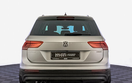 Volkswagen Tiguan II, 2019 год, 2 450 000 рублей, 6 фотография