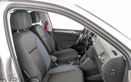 Volkswagen Tiguan II, 2019 год, 2 450 000 рублей, 24 фотография