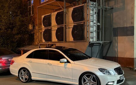 Mercedes-Benz E-Класс, 2012 год, 1 950 000 рублей, 3 фотография