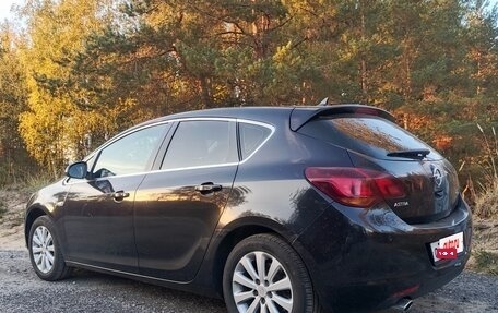 Opel Astra J, 2011 год, 640 000 рублей, 5 фотография