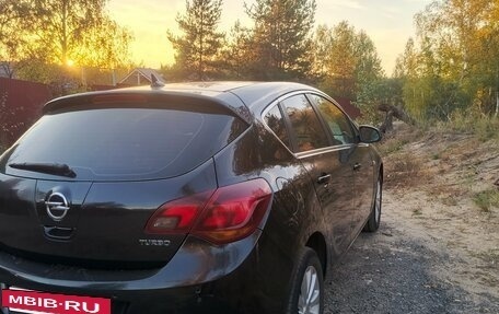 Opel Astra J, 2011 год, 640 000 рублей, 3 фотография