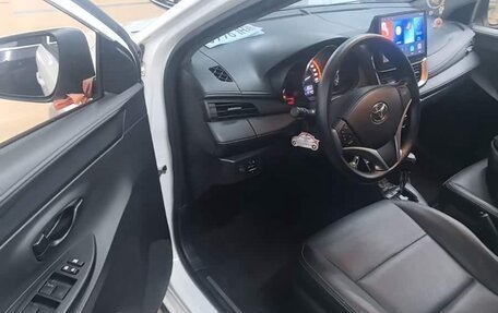 Toyota Yaris XP150 рестайлинг, 2022 год, 1 200 000 рублей, 7 фотография