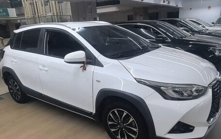 Toyota Yaris XP150 рестайлинг, 2022 год, 1 200 000 рублей, 3 фотография