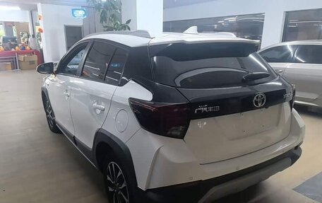 Toyota Yaris XP150 рестайлинг, 2022 год, 1 200 000 рублей, 4 фотография