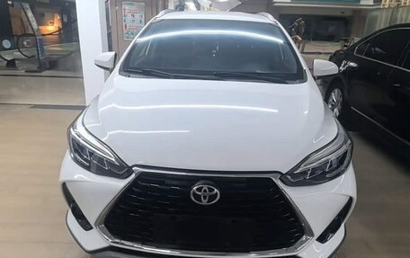 Toyota Yaris XP150 рестайлинг, 2022 год, 1 200 000 рублей, 2 фотография
